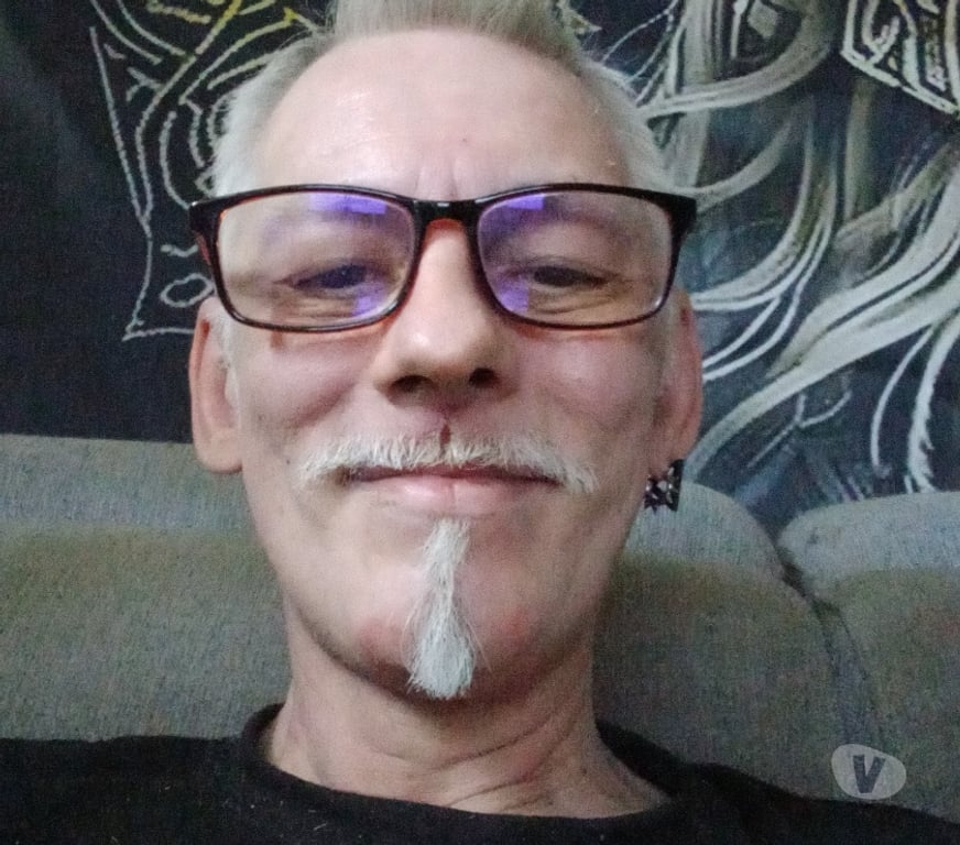 Gay Laeken - Photos Vivastreet Bi passif cherche des actif .