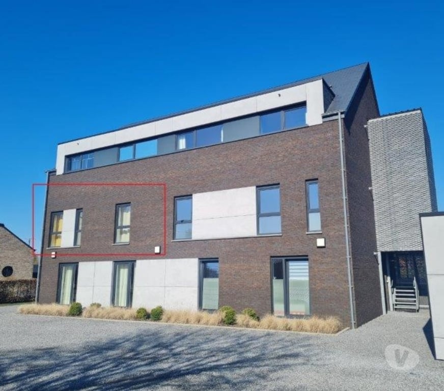 Location appartement Baillamont - Photos Vivastreet BIEVRE : bel appartement, grande terrasse, 2 chambres.