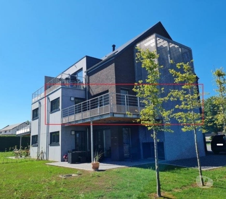 Location appartement Baillamont - Photos Vivastreet BIEVRE : bel appartement, grande terrasse, 2 chambres.