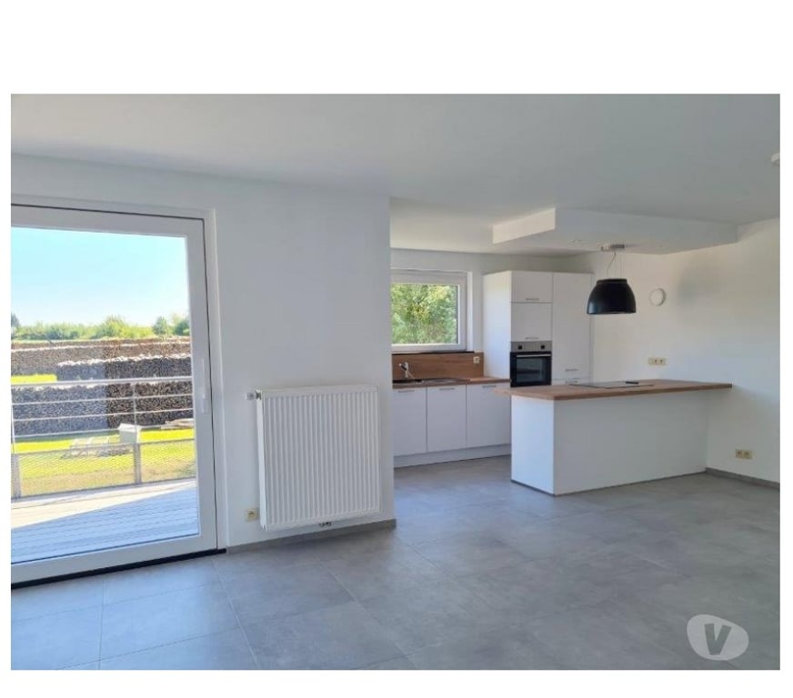 Location appartement Baillamont - Photos Vivastreet BIEVRE : bel appartement, grande terrasse, 2 chambres.
