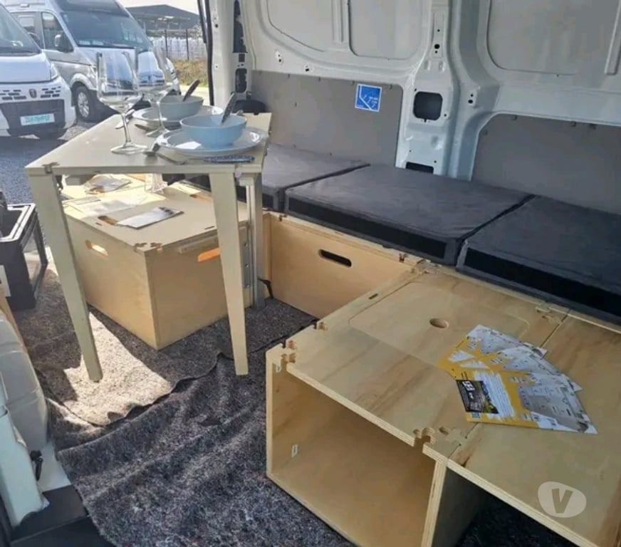 Véhicules commerciaux & utilitaires d'occasion Gembloux Gembloux-Centrum - Photos Vivastreet CITROËN JUMPER H2 AMÉNAGÉ – GRAND VOLUME – 11.900 €