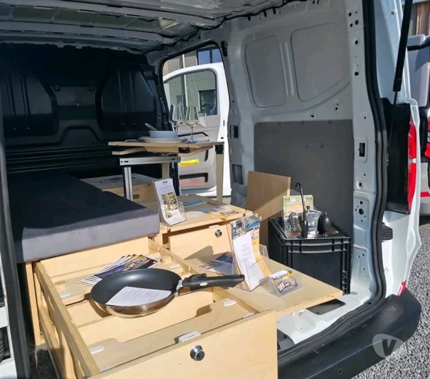 Véhicules commerciaux & utilitaires d'occasion Gembloux Gembloux-Centrum - Photos Vivastreet CITROËN JUMPER H2 AMÉNAGÉ – GRAND VOLUME – 11.900 €