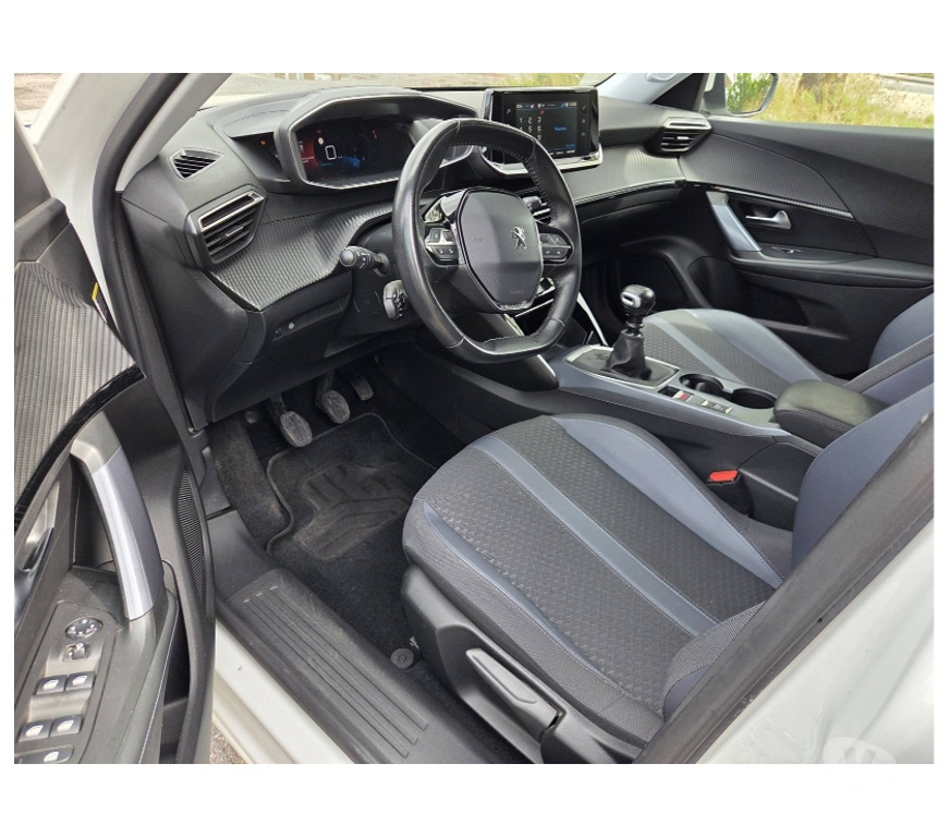 Voiture à vendre Pont-de-Loup - Photos Vivastreet Peugeot 2008 1.5hdi 105cv Cuir Carplay Gps Ac Cruise Jantes.
