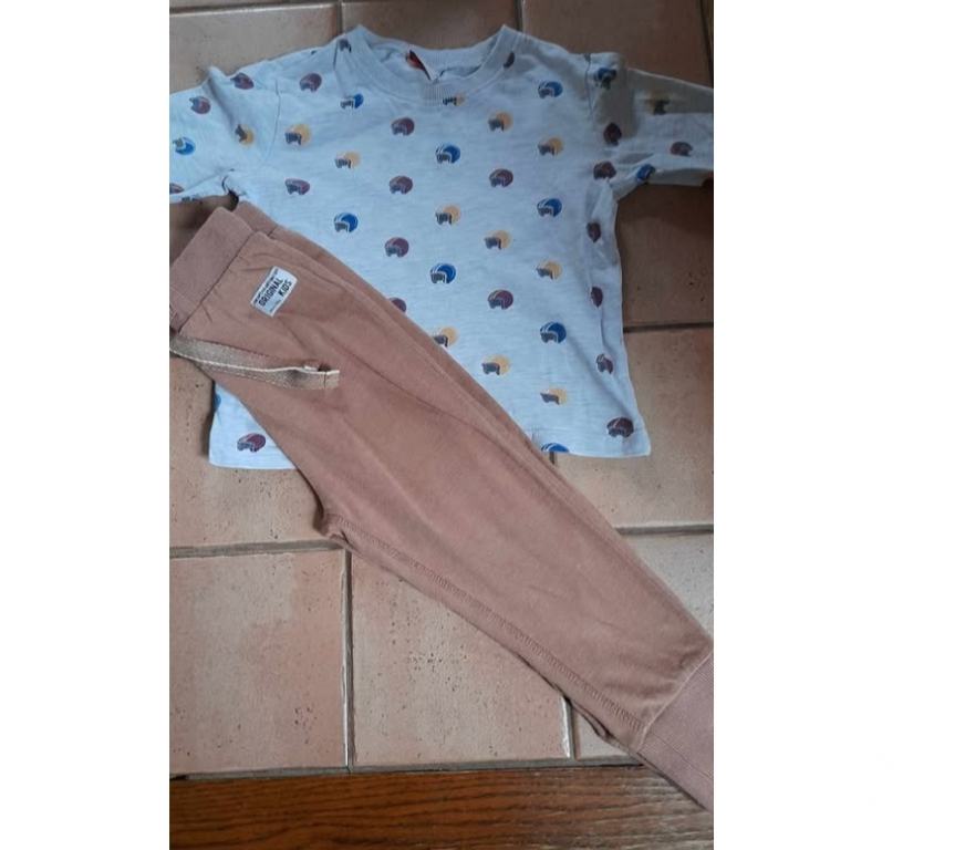 Vêtements bébés Tournai Tournai-Centrum - Photos Vivastreet Lot 2 pyjamas 2 pièces Taille 3 ans