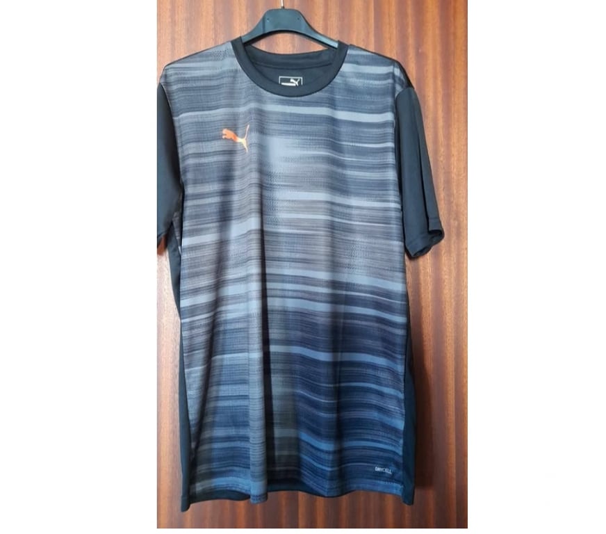 Vêtements occasion Tournai Tournai-Centrum - Photos Vivastreet Tee-shirt de sport Puma Taille M