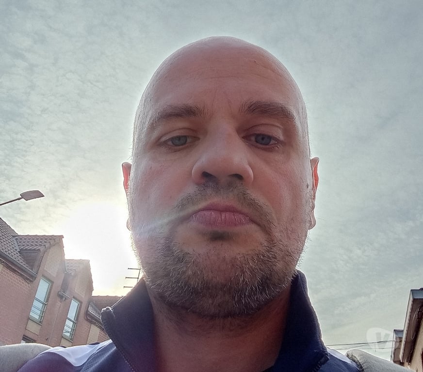Hommes > Femmes La Louvière - Photos Vivastreet Bonjour david je recherche une relation sérieuse