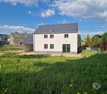 Photos Vivastreet LES HAYONS (BOUILLON) : Maison neuve avec jardin et carport.