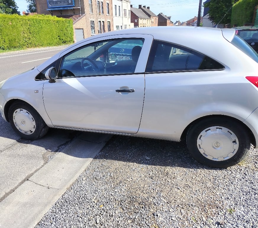 Voiture à vendre Anderlues - Photos Vivastreet Opel Corsa 1.3cdti C toi prêt à imm