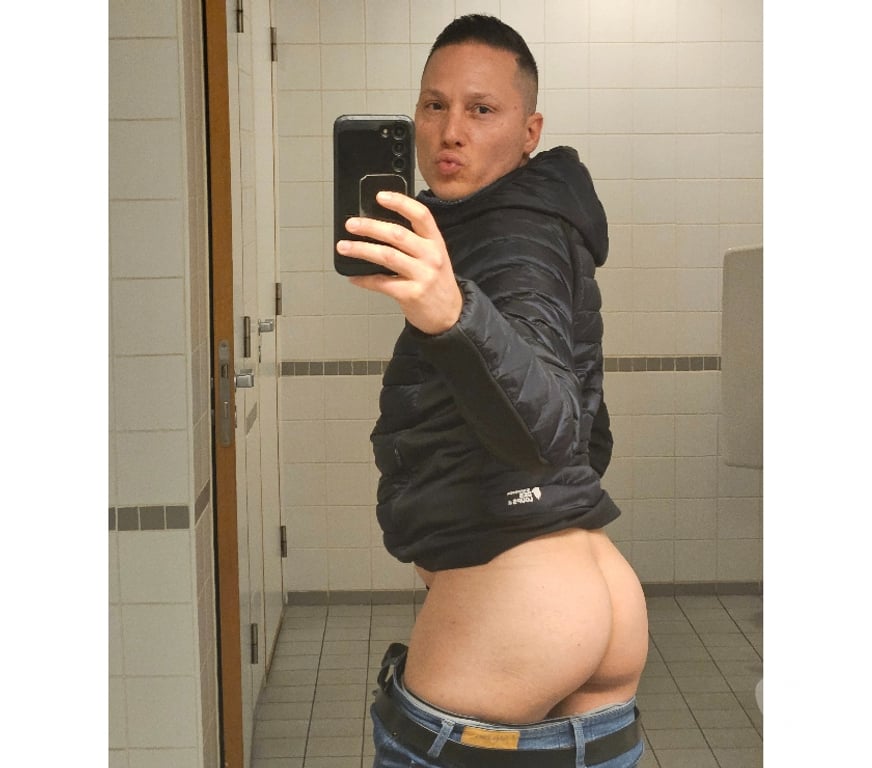 Gay Liège Liège-Centrum - Photos Vivastreet CHERCHE UN HOMME QUI ME CONNAÎT POUR...