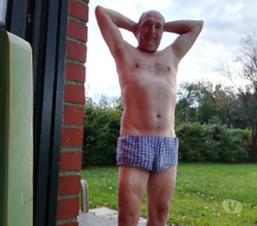 Gay Beauvechain - Photos Vivastreet Câlins et sexe entre hommes.