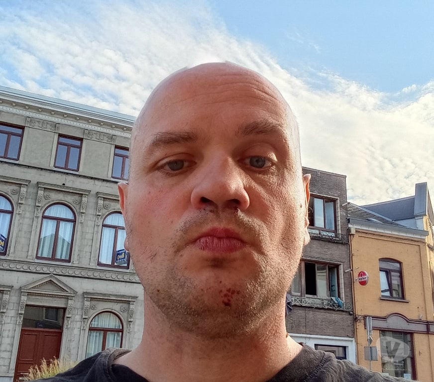 Hommes > Femmes La Louvière - Photos Vivastreet David je recherche une relation sérieuse et durable