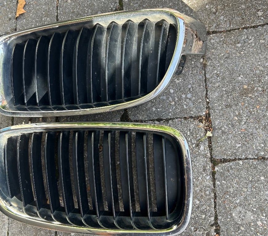 Voiture pour pièces Liège Liège-Centrum - Photos Vivastreet Calandres BMW 320