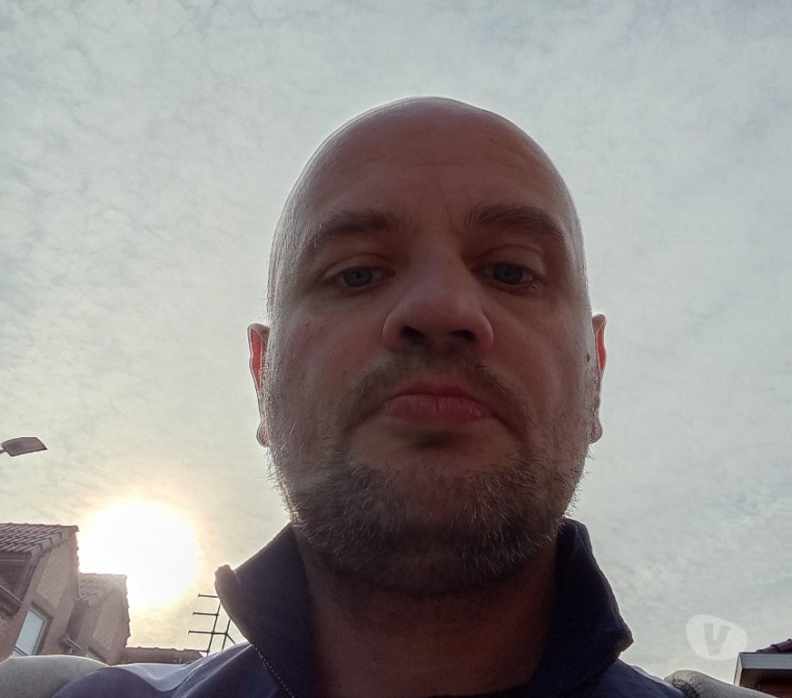 Hommes > Femmes La Louvière - Photos Vivastreet David sportif je recherche une relation sérieuse sincère