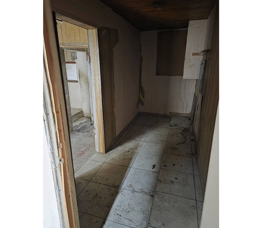 Immeuble à vendre Gilly Gilly-Centrum - Photos Vivastreet Immeuble mixte sur 4étages à fort potentiel 0496 459704