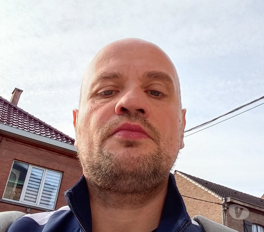 Hommes > Femmes La Louvière - Photos Vivastreet David sportif je recherche une relation sérieuse