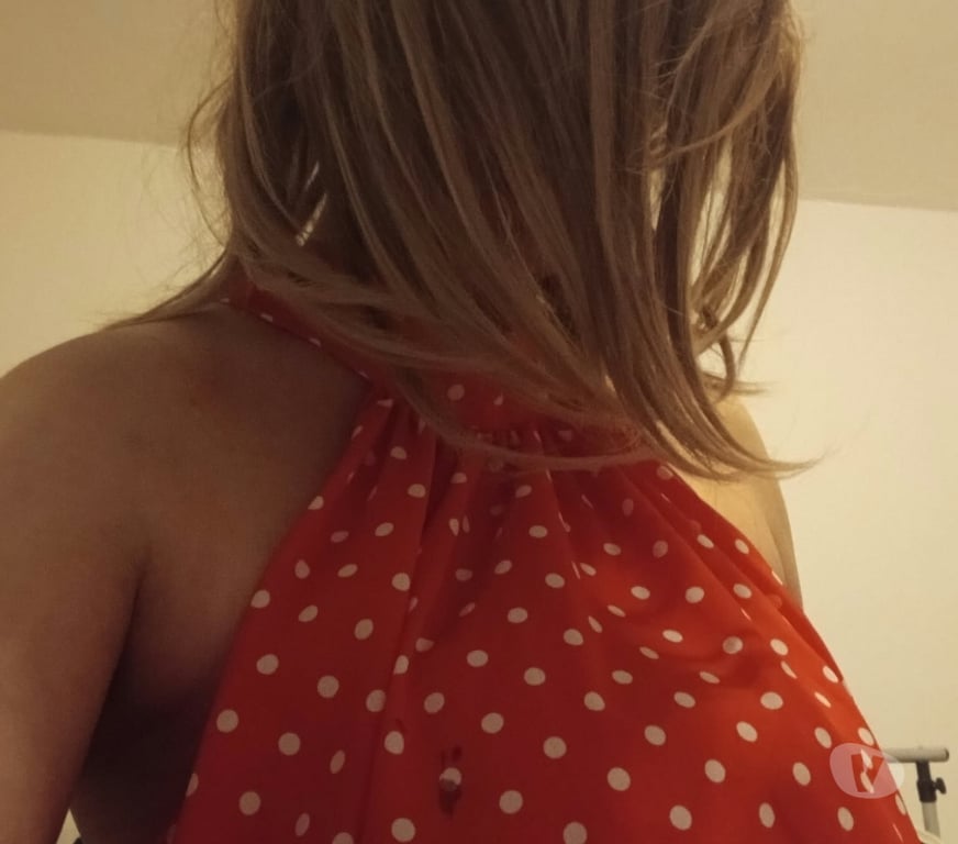 Gay Uccle - Photos Vivastreet très débutante et en lingerie , je cherches pas des pros