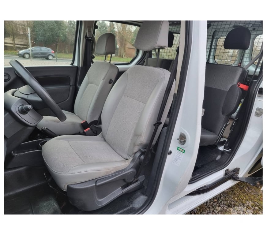 Véhicules commerciaux & utilitaires d'occasion Pont-de-Loup - Photos Vivastreet Renault Kangoo 2018 double cabine 136629km 1.5dci 90cv EU6