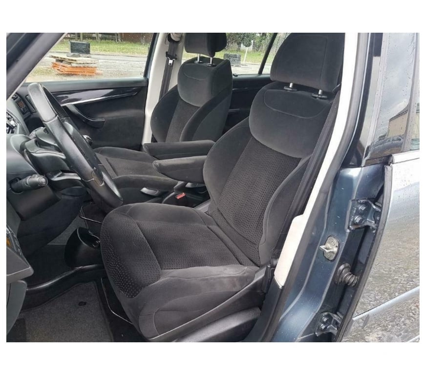 Voiture à vendre Pont-de-Loup - Photos Vivastreet Citroen Grand Picasso 7places 2.0HDI 136CV airco digital