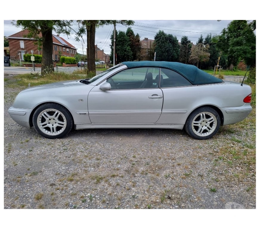 Voiture à vendre Pont-de-Loup - Photos Vivastreet Mercedes CLK230 Compressor Cabriolet 2.3i 193cv 172000km