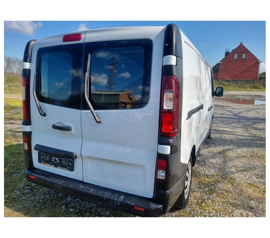 Véhicules commerciaux & utilitaires d'occasion Pont-de-Loup - Photos Vivastreet Renault Trafic Long châssis 1.6dci 125cv 2016 euro5 Airco.