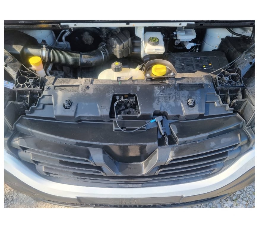 Véhicules commerciaux & utilitaires d'occasion Pont-de-Loup - Photos Vivastreet Renault Trafic Long châssis 1.6dci 125cv 2016 euro5 Airco.
