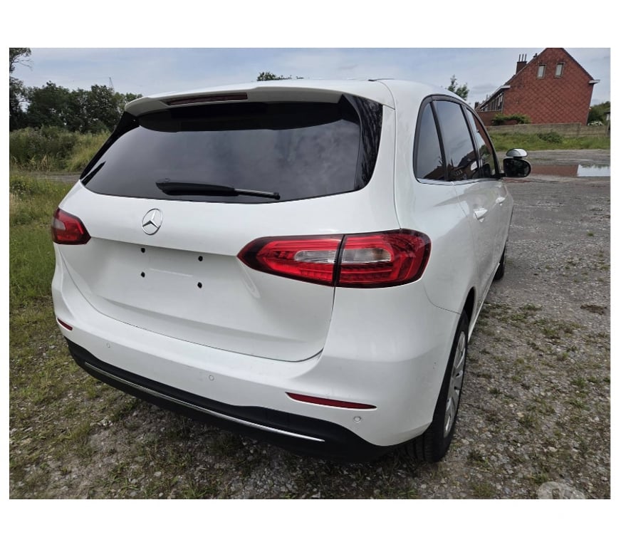 Voiture à vendre Pont-de-Loup - Photos Vivastreet Mercedes B200 2021 2.0CDI 150CV BOITE AUTO CUIR AC CRUISE...