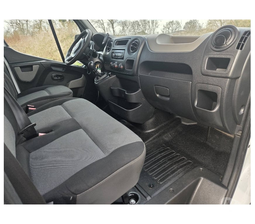 Véhicules commerciaux & utilitaires d'occasion Pont-de-Loup - Photos Vivastreet Renault Master L2h2 2.3dci 150cv 110kw 6v Gps Airco Cruise