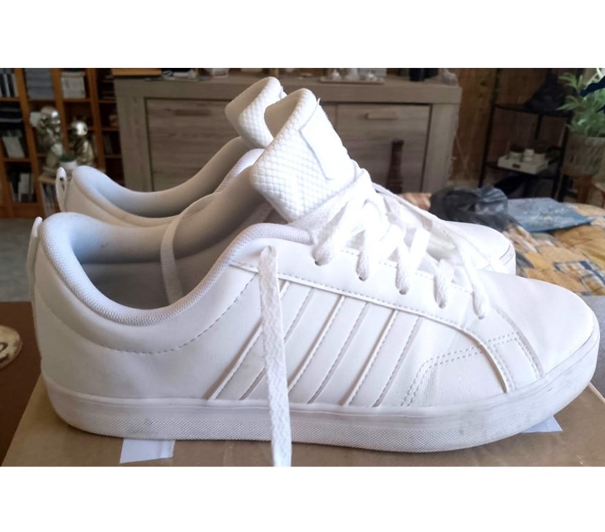 Chaussures Tournai Tournai-Centrum - Photos Vivastreet baskette Adidas taille 41.5