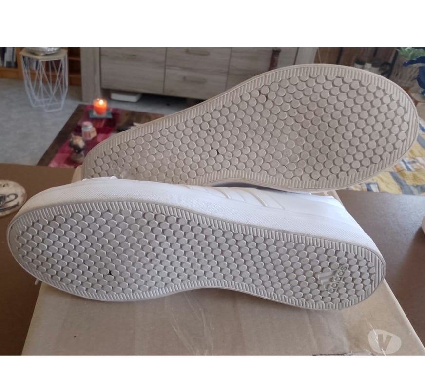 Chaussures Tournai Tournai-Centrum - Photos Vivastreet baskette Adidas taille 41.5