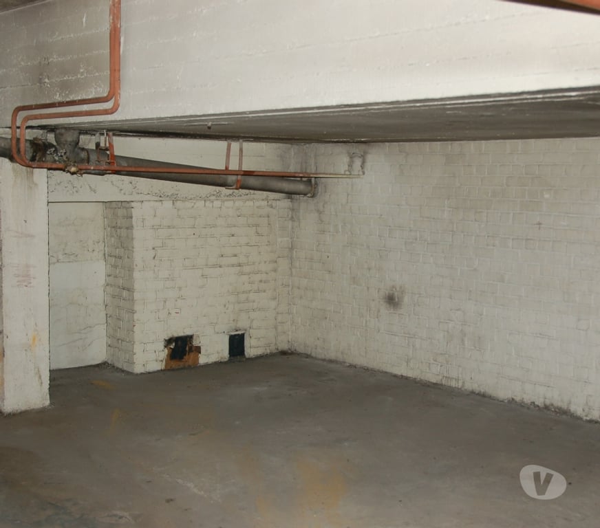 Location parking & garage Liège Liège-Centrum - Photos Vivastreet Garage fermé sécurisé à Liège