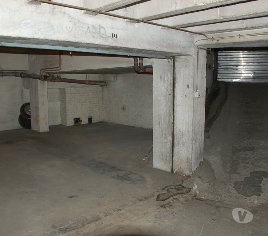 Location parking & garage Liège Liège-Centrum - Photos Vivastreet Garage fermé sécurisé à Liège