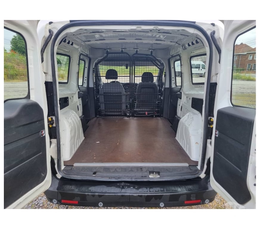 Véhicules commerciaux & utilitaires d'occasion Pont-de-Loup - Photos Vivastreet Fiat Doblo L2 long châssis 7 2017 Euro6 1.3jtd 95cv 98590KM