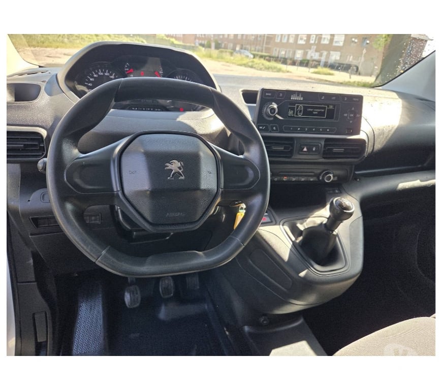Véhicules commerciaux & utilitaires d'occasion Pont-de-Loup - Photos Vivastreet Peugeot Partner Maxi 2021 3places 71000km 1.5hdi 100cv AC.