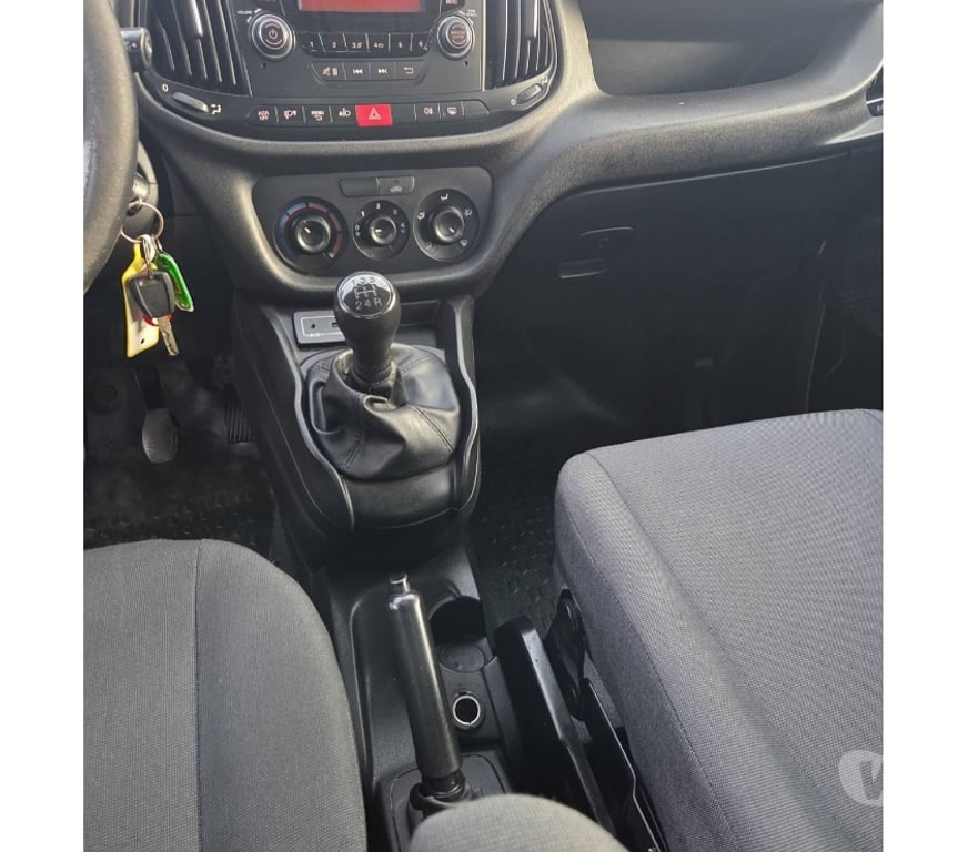 Véhicules commerciaux & utilitaires d'occasion Pont-de-Loup - Photos Vivastreet Fiat Doblo L2 long châssis 7 2017 Euro6 1.3jtd 95cv 98585KM