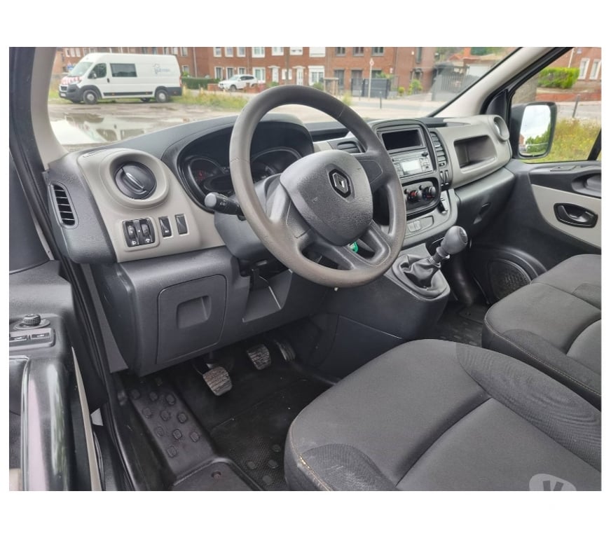 Véhicules commerciaux & utilitaires d'occasion Pont-de-Loup - Photos Vivastreet Renault Trafic 10 2018 L1h1 91014km 1.6dci 95cv 70kw airco
