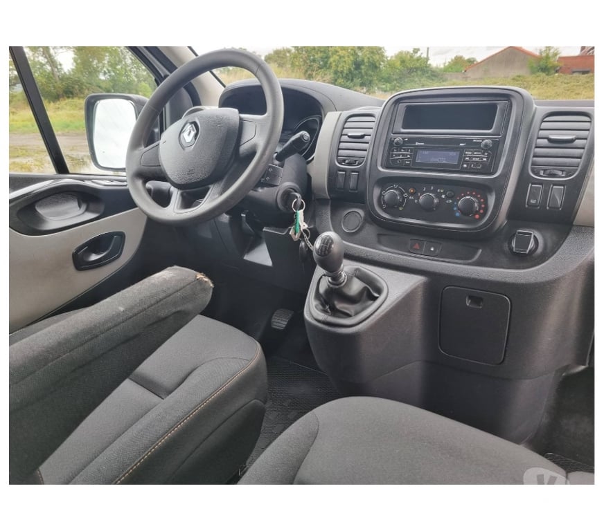 Véhicules commerciaux & utilitaires d'occasion Pont-de-Loup - Photos Vivastreet Renault Trafic 10 2018 L1h1 91014km 1.6dci 95cv 70kw airco