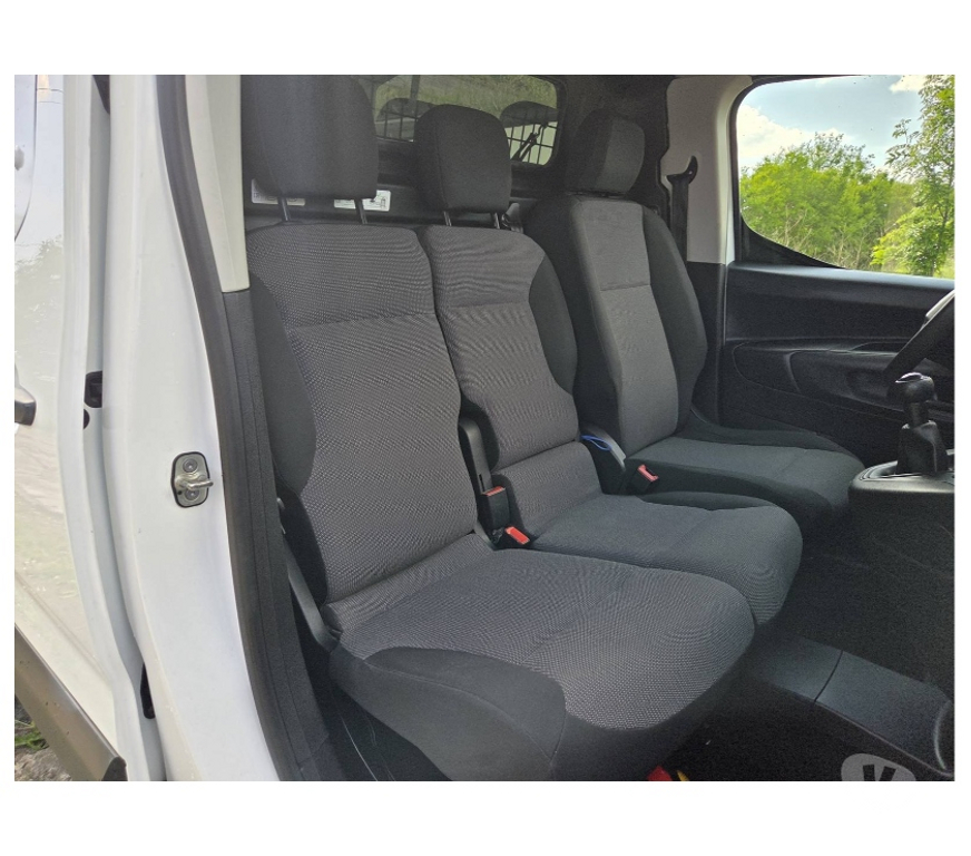 Véhicules commerciaux & utilitaires d'occasion Pont-de-Loup - Photos Vivastreet Peugeot Partner Maxi 3places 24000km 1.5hdi 100cv airco..