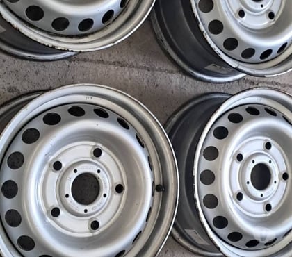 Pièces et services utilitaire Chênée Grivegnée - Photos Vivastreet Jantes Ford Transit Custom