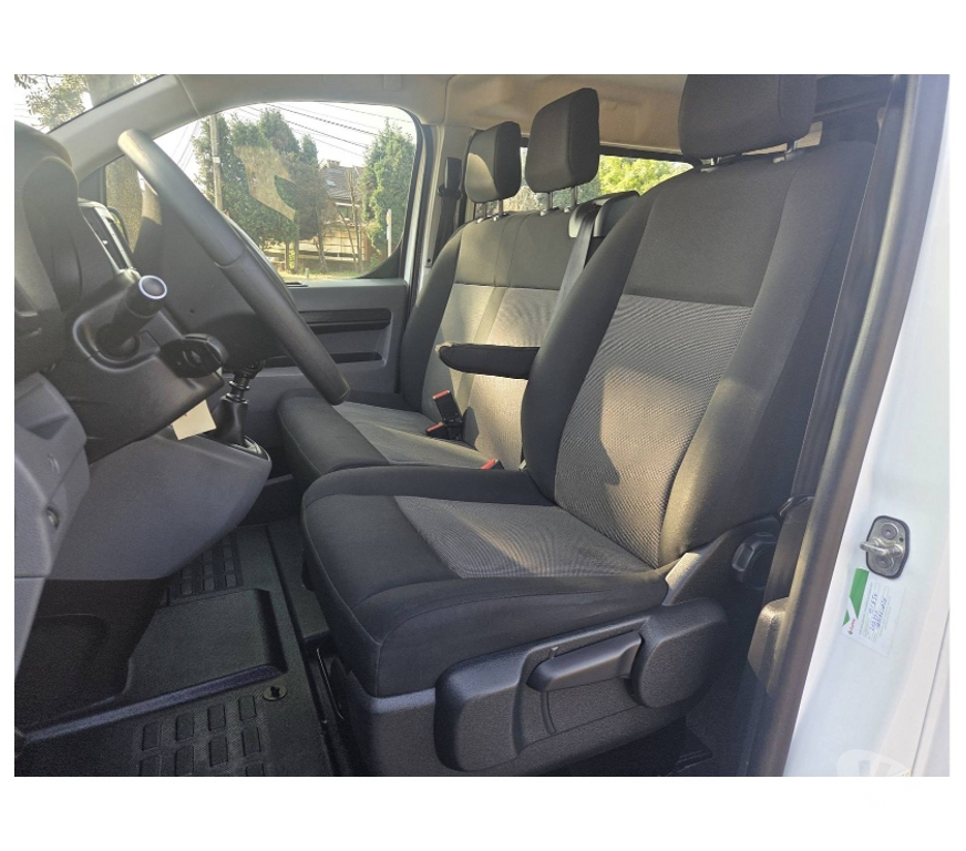 Véhicules commerciaux & utilitaires d'occasion Pont-de-Loup - Photos Vivastreet Peugeot Expert double cabine 6places 2.0hdi 125cv Gps Airco