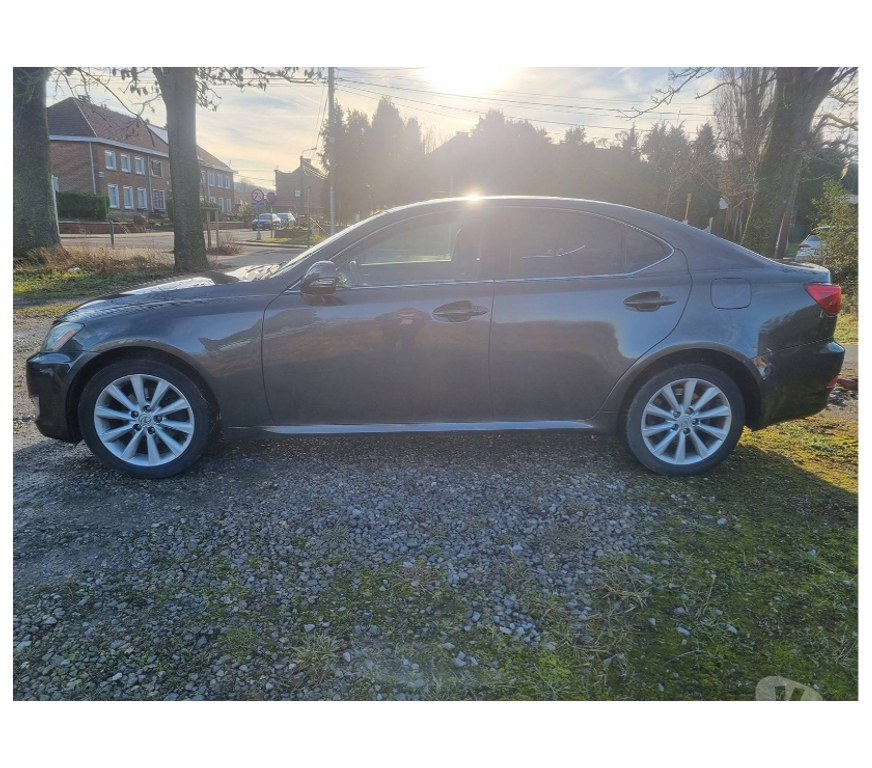 Voiture à vendre Pont-de-Loup - Photos Vivastreet Lexus is220d 177cv 130kw 6v Gps, Airco, Cruise, Jante alu...