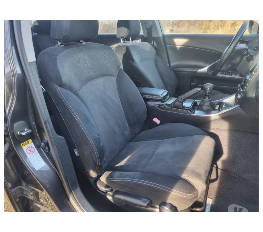 Voiture à vendre Pont-de-Loup - Photos Vivastreet Lexus is220d 177cv 130kw 6v Gps, Airco, Cruise, Jante alu...