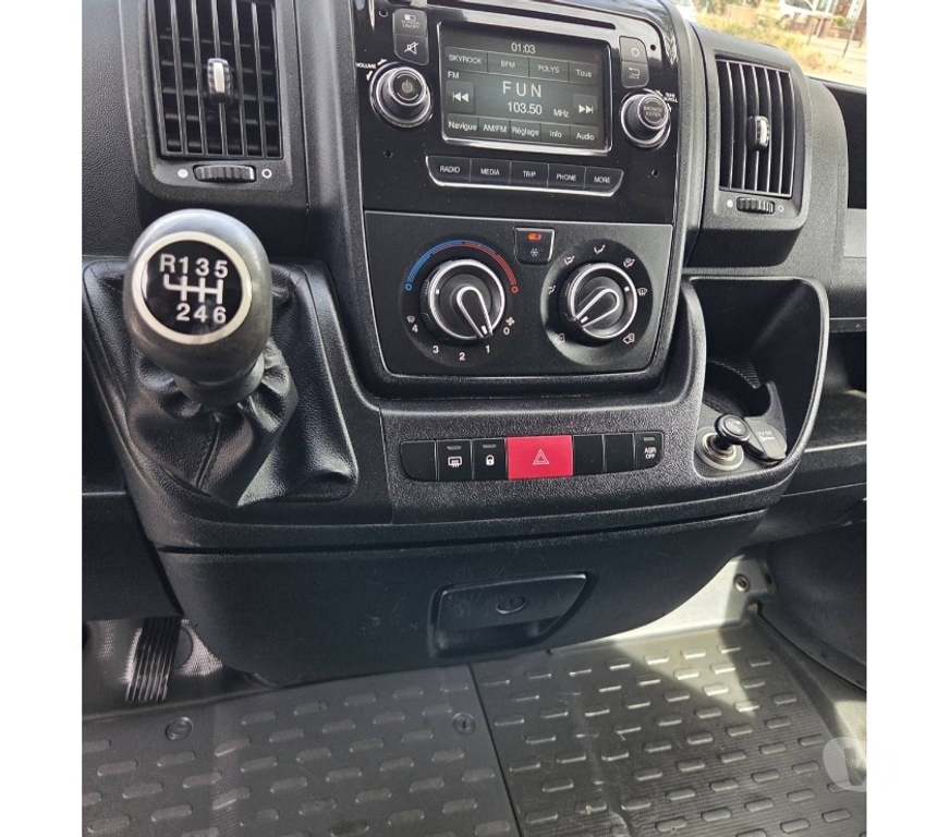 Véhicules commerciaux & utilitaires d'occasion Pont-de-Loup - Photos Vivastreet Peugeot Boxer L1h1 3Places 2.2hdi 110cv 81kw Airco Cruise...