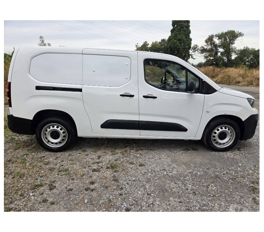Véhicules commerciaux & utilitaires d'occasion Pont-de-Loup - Photos Vivastreet Peugeot Partner Maxi 3places 41000km 1.5hdi 100cv 73kw...