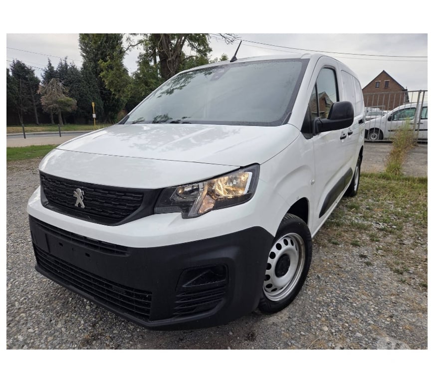 Véhicules commerciaux & utilitaires d'occasion Pont-de-Loup - Photos Vivastreet Peugeot Partner Maxi 3places 41000km 1.5hdi 100cv 73kw...