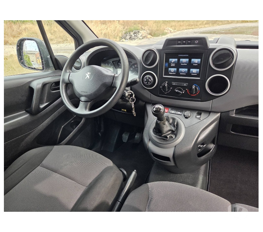 Véhicules commerciaux & utilitaires d'occasion Pont-de-Loup - Photos Vivastreet Peugeot Partner Utilitaire 2018 3places 1.6hdi 100cv euro6