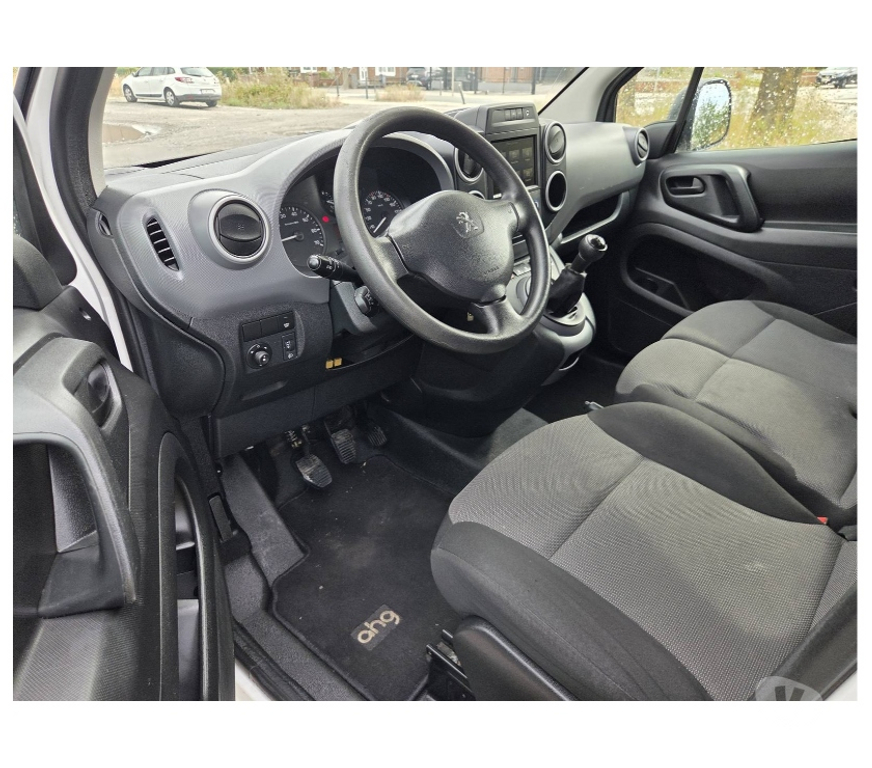 Véhicules commerciaux & utilitaires d'occasion Pont-de-Loup - Photos Vivastreet Peugeot Partner Utilitaire 2018 3places 1.6hdi 100cv euro6