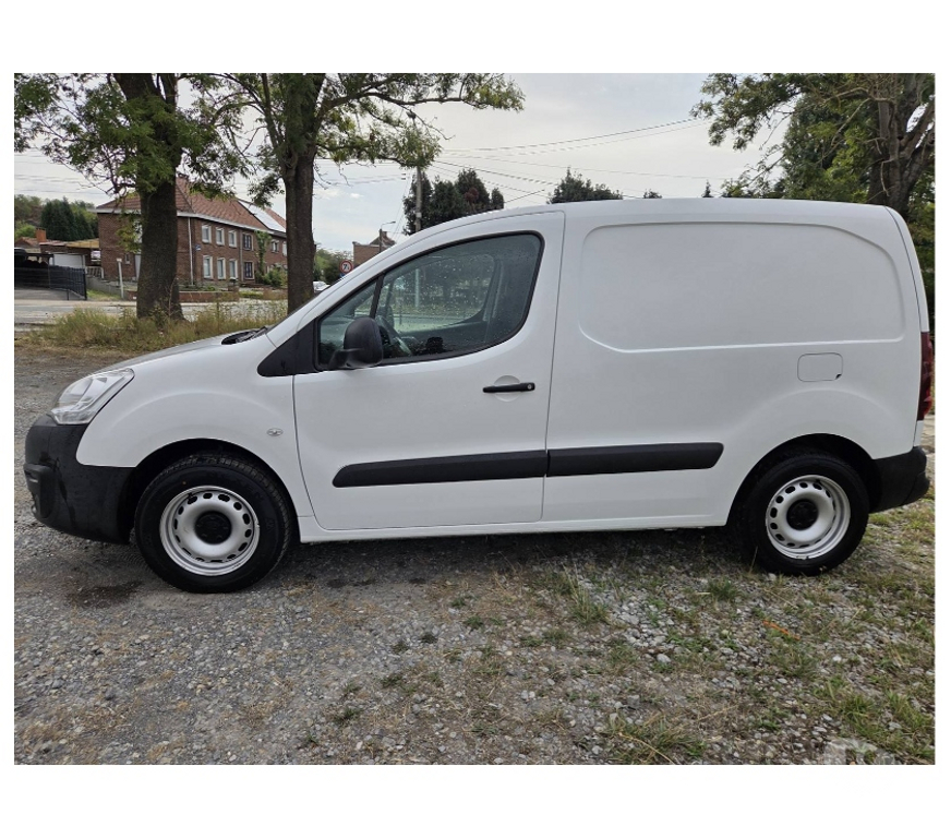 Véhicules commerciaux & utilitaires d'occasion Pont-de-Loup - Photos Vivastreet Peugeot Partner Utilitaire 2018 3places 1.6hdi 100cv euro6