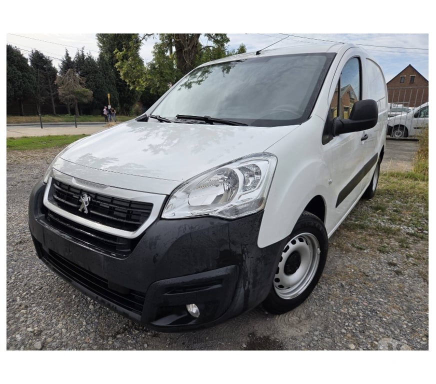 Véhicules commerciaux & utilitaires d'occasion Pont-de-Loup - Photos Vivastreet Peugeot Partner Utilitaire 2018 3places 1.6hdi 100cv euro6