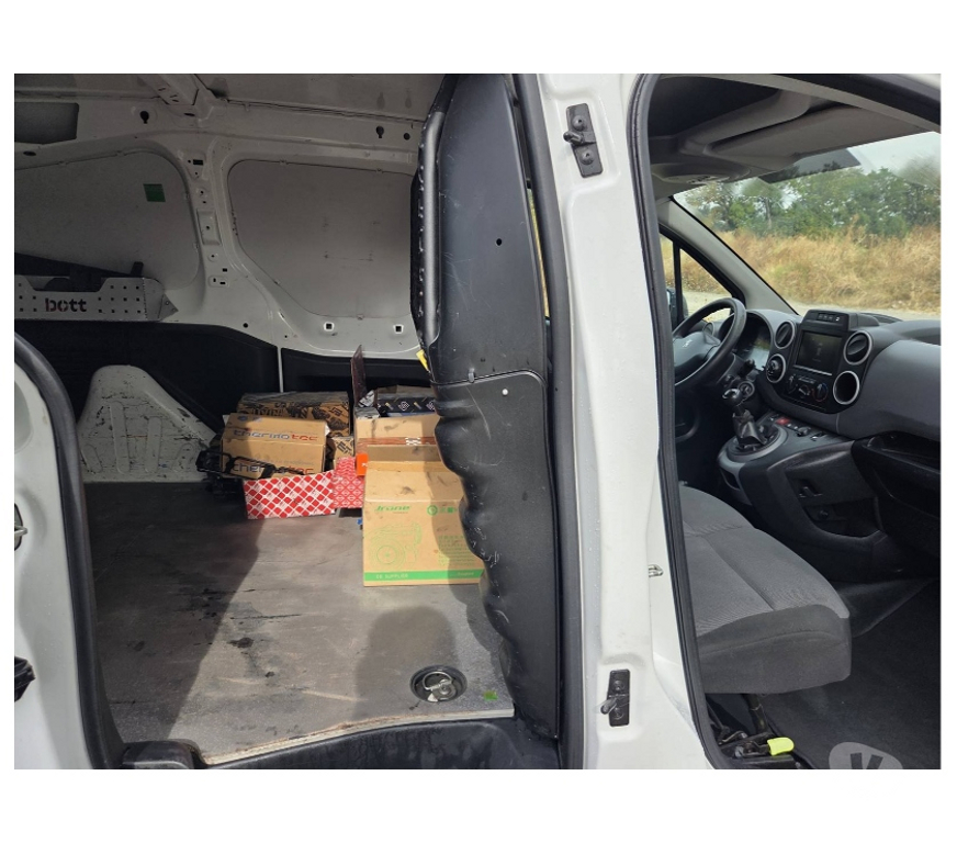 Véhicules commerciaux & utilitaires d'occasion Pont-de-Loup - Photos Vivastreet Peugeot Partner Utilitaire 2018 3places 1.6hdi 100cv euro6