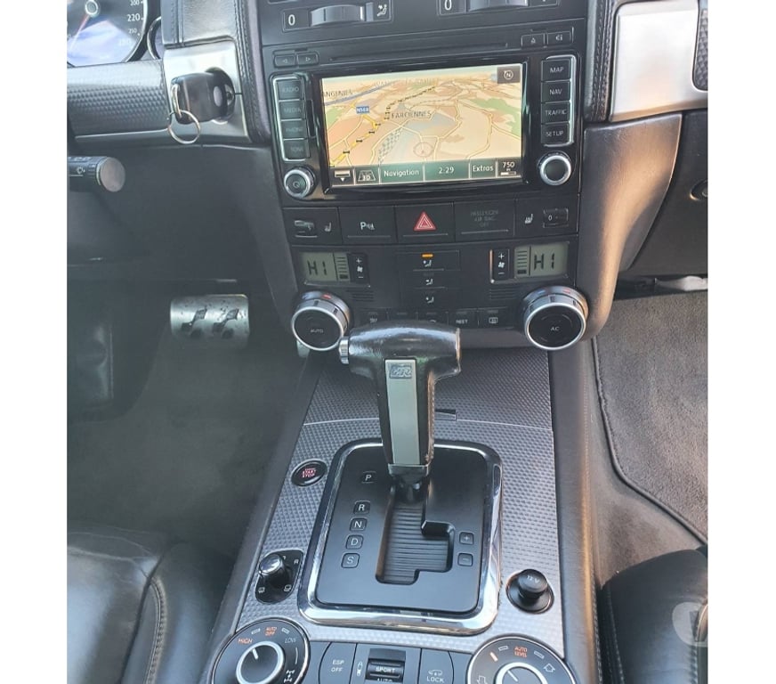 Voiture à vendre Pont-de-Loup - Photos Vivastreet Vw Touareg Rline 5.0Tdi v10 313cv boîte auto Gps Cuir
